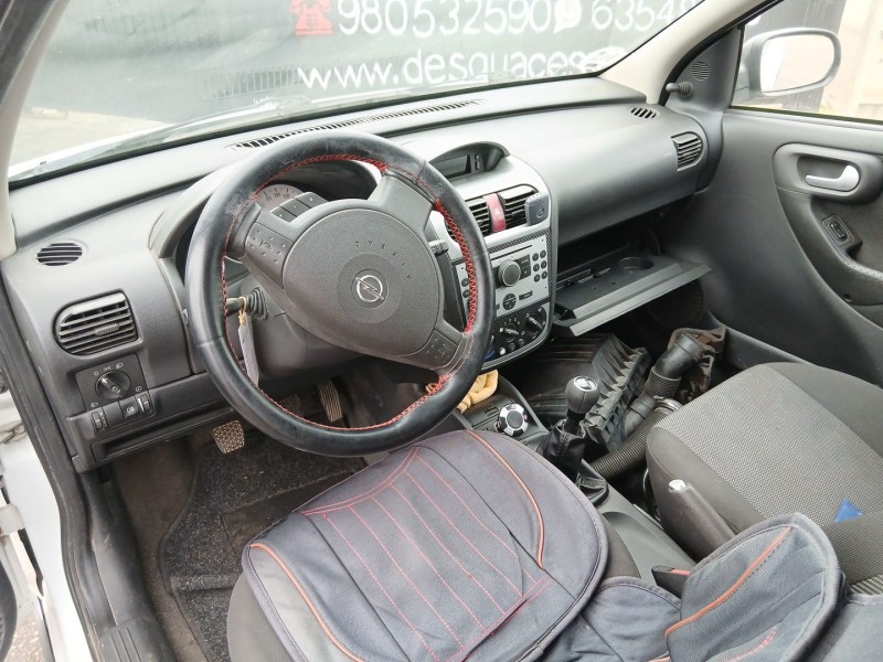 opel corsa c (x01) del año 2003