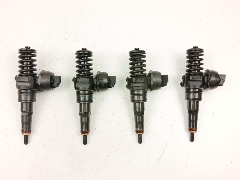 Recambio de inyectores juego para seat leon (1p1) 1.9 tdi referencia OEM IAM 038130073AG  