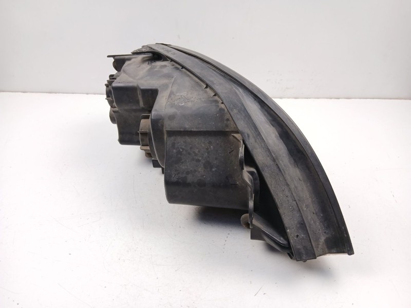 Recambio de faro izquierdo para kia sorento i (jc) 2.5 crdi referencia OEM IAM 921013E060  