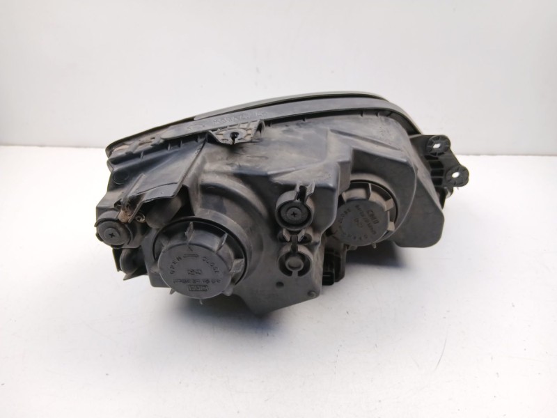 Recambio de faro izquierdo para kia sorento i (jc) 2.5 crdi referencia OEM IAM 921013E060  