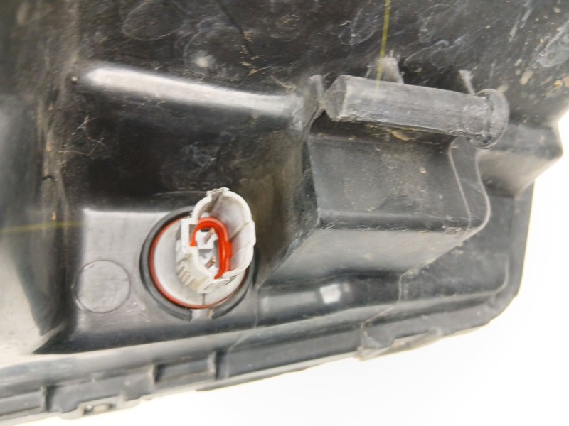 Recambio de faro derecho para kia sorento i (jc) 2.5 crdi referencia OEM IAM 921023E060  