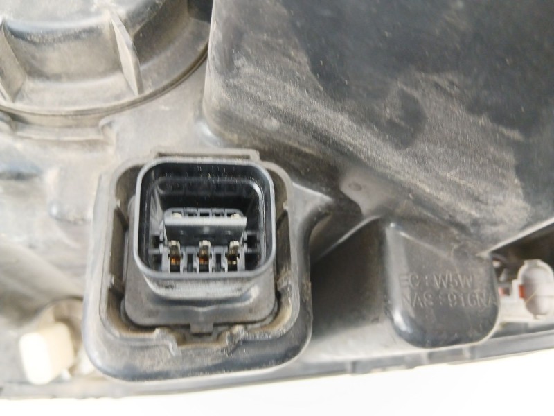 Recambio de faro derecho para kia sorento i (jc) 2.5 crdi referencia OEM IAM 921023E060  