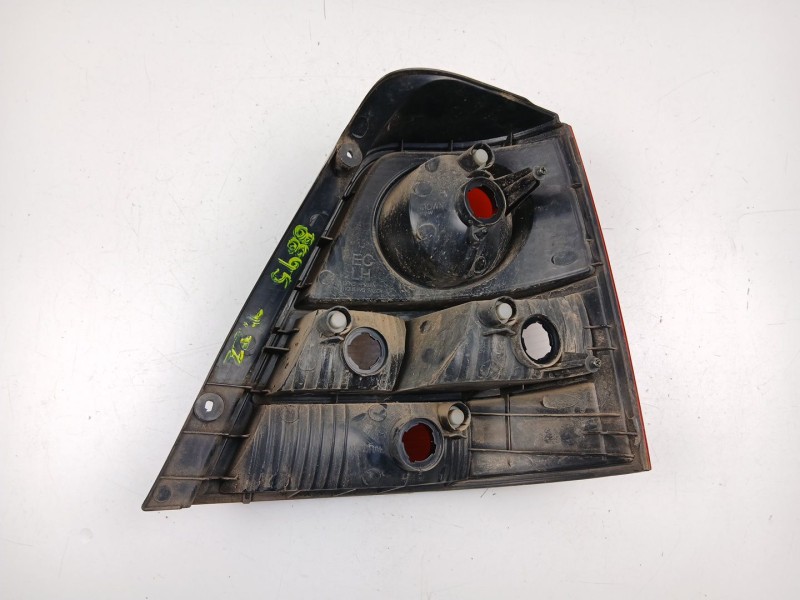 Recambio de piloto trasero derecho para kia sorento i (jc) 2.5 crdi referencia OEM IAM 924023E010  