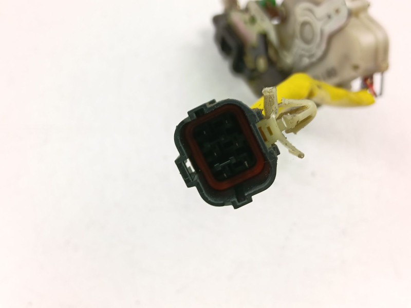 Recambio de cerradura puerta trasera izquierda para kia sorento i (jc) 2.5 crdi referencia OEM IAM 814103E010  