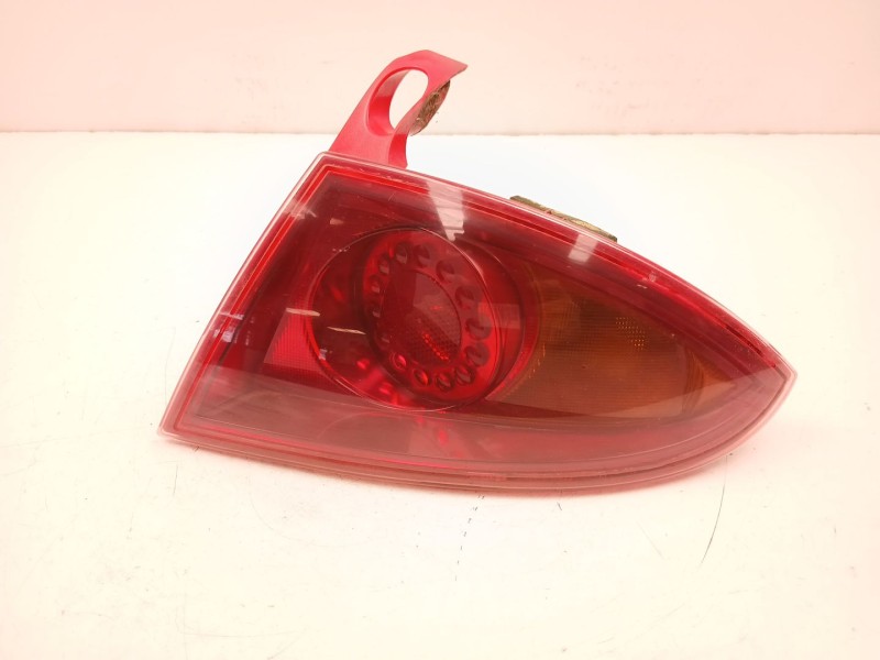 Recambio de piloto trasero derecho para seat leon (1p1) 1.9 tdi referencia OEM IAM 1P0945112  