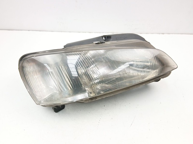 Recambio de faro derecho para peugeot 106 ii (1a_, 1c_) 1.4 i referencia OEM IAM 6205P4  