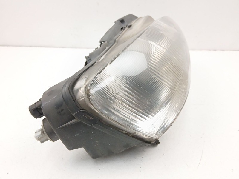 Recambio de faro derecho para peugeot 106 ii (1a_, 1c_) 1.4 i referencia OEM IAM 6205P4  
