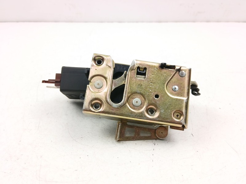 Recambio de cerradura puerta trasera derecha para peugeot 106 ii (1a_, 1c_) 1.4 i referencia OEM IAM 913846  