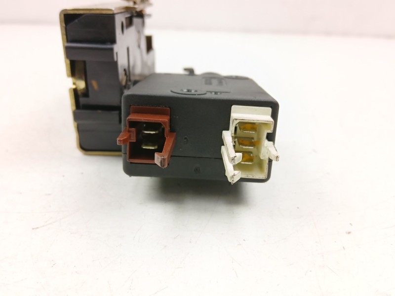 Recambio de cerradura puerta trasera derecha para peugeot 106 ii (1a_, 1c_) 1.4 i referencia OEM IAM 913846  