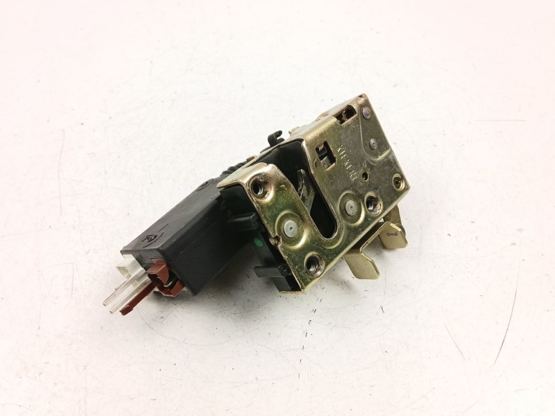 Recambio de cerradura puerta delantera derecha para peugeot 106 ii (1a_, 1c_) 1.4 i referencia OEM IAM 913687  