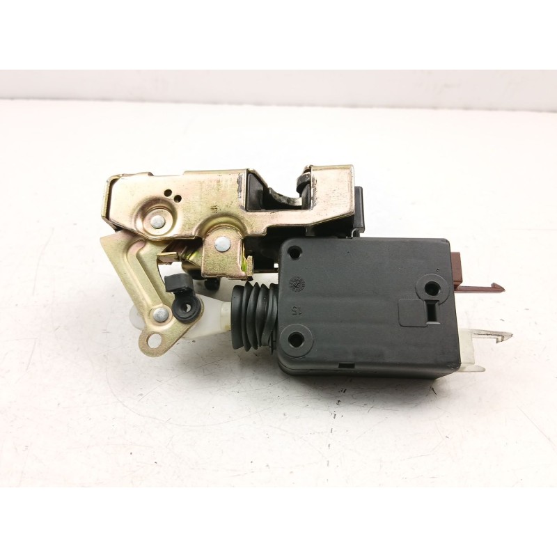 Recambio de cerradura puerta delantera derecha para peugeot 106 ii (1a_, 1c_) 1.4 i referencia OEM IAM 913687  