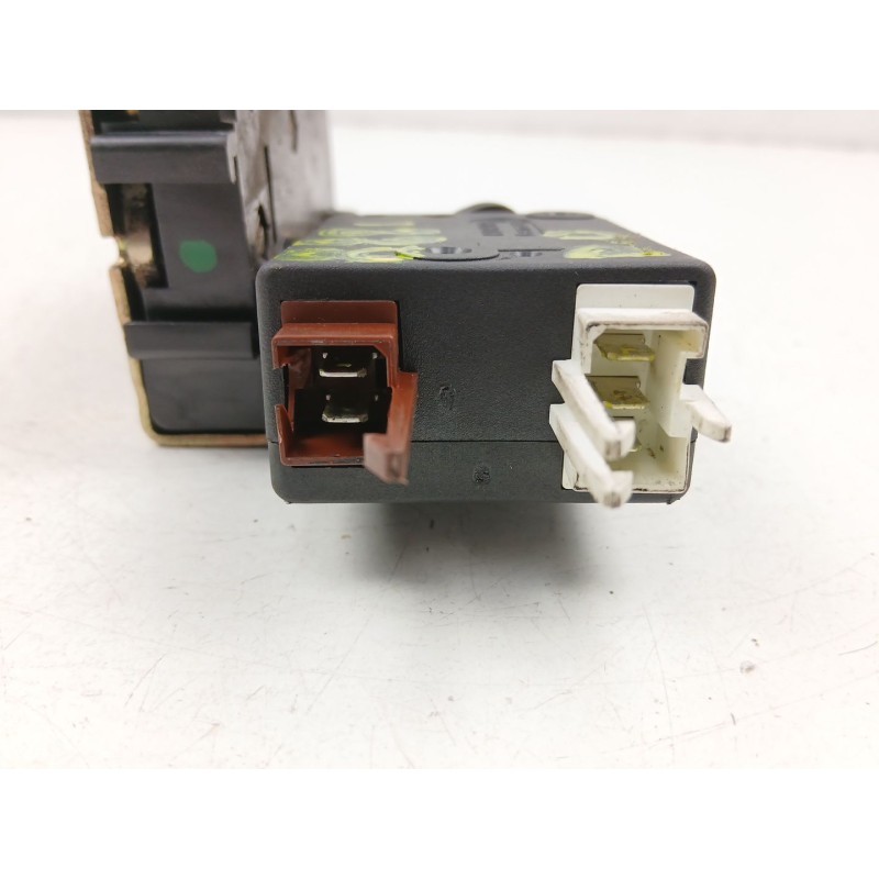 Recambio de cerradura puerta delantera derecha para peugeot 106 ii (1a_, 1c_) 1.4 i referencia OEM IAM 913687  