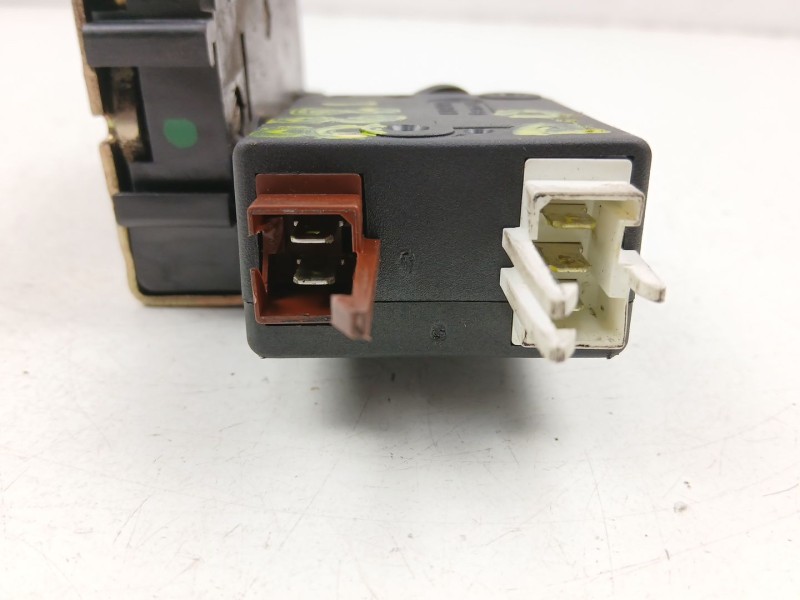 Recambio de cerradura puerta delantera derecha para peugeot 106 ii (1a_, 1c_) 1.4 i referencia OEM IAM 913687  