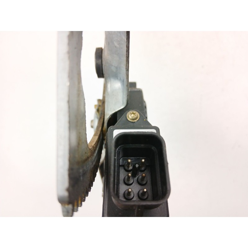 Recambio de elevalunas delantero izquierdo para opel vectra b (j96) 1.8 i 16v (f19) referencia OEM IAM 90520225  