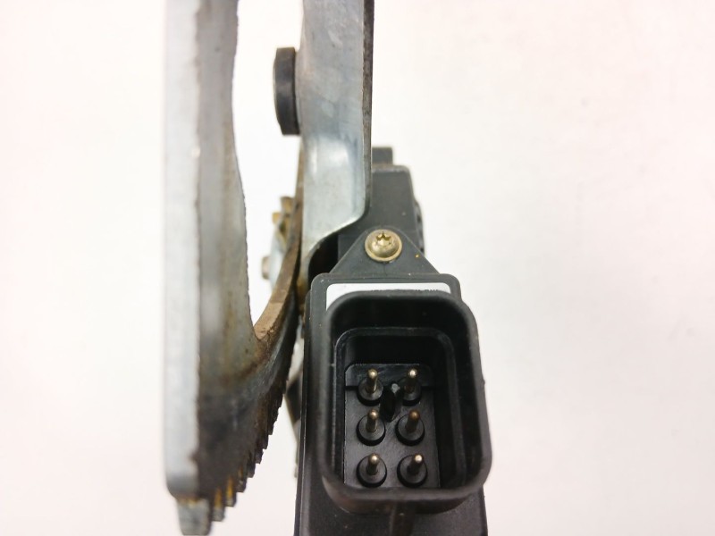 Recambio de elevalunas delantero izquierdo para opel vectra b (j96) 1.8 i 16v (f19) referencia OEM IAM 90520225  