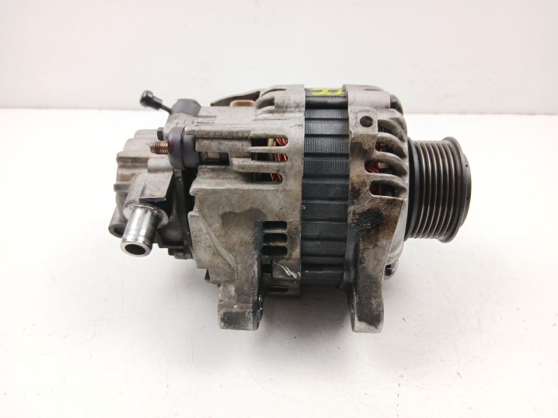 Recambio de alternador para kia sorento i (jc) 2.5 crdi referencia OEM IAM 373004A110  