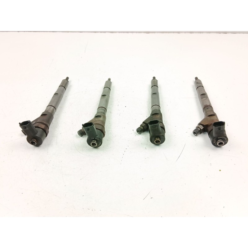 Recambio de inyectores juego para kia sorento i (jc) 2.5 crdi referencia OEM IAM 338004A100  0445110279
