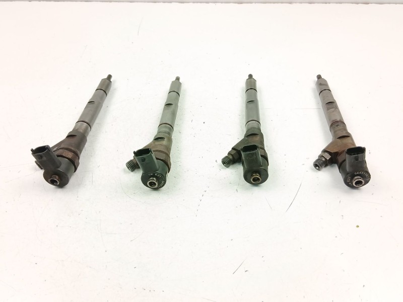 Recambio de inyectores juego para kia sorento i (jc) 2.5 crdi referencia OEM IAM 338004A100  0445110279