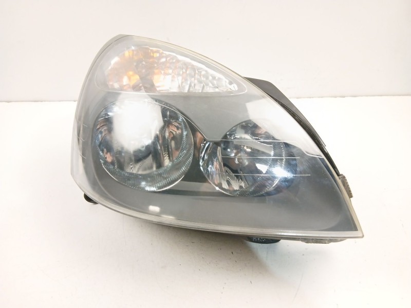 Recambio de faro derecho para renault clio ii (bb_, cb_) 1.5 dci (b/cb07) referencia OEM IAM 8200478985  