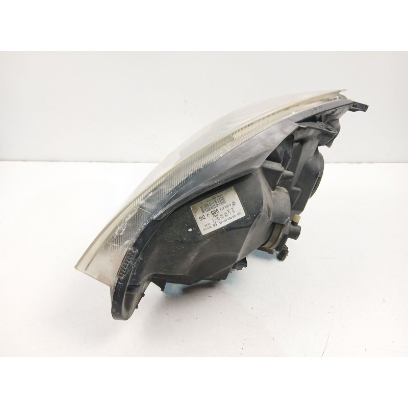 Recambio de faro derecho para renault clio ii (bb_, cb_) 1.5 dci (b/cb07) referencia OEM IAM 8200478985  
