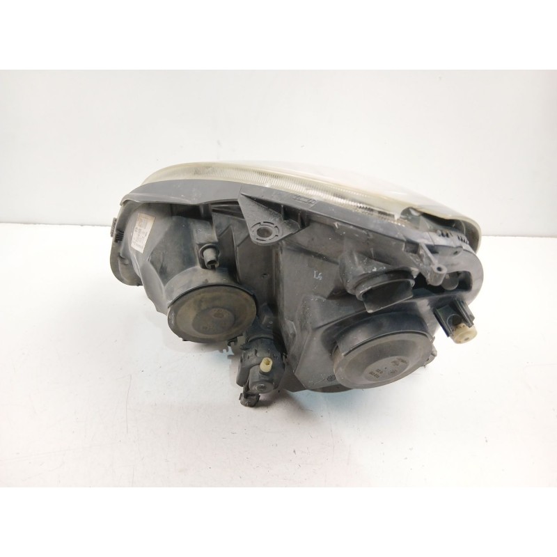Recambio de faro derecho para renault clio ii (bb_, cb_) 1.5 dci (b/cb07) referencia OEM IAM 8200478985  