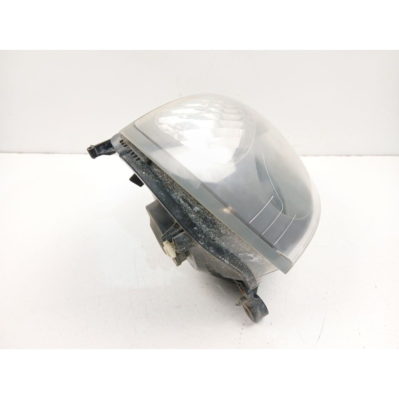 Recambio de faro derecho para renault clio ii (bb_, cb_) 1.5 dci (b/cb07) referencia OEM IAM 8200478985  
