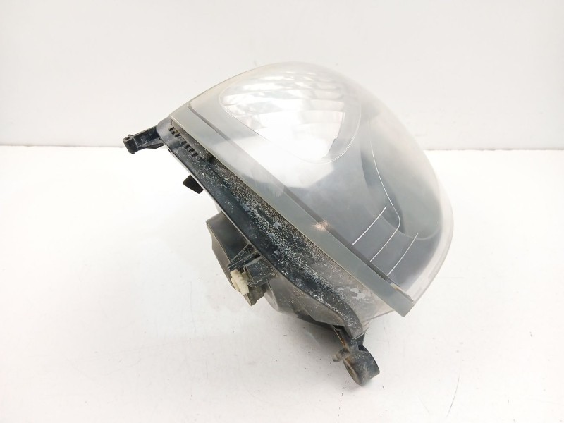 Recambio de faro derecho para renault clio ii (bb_, cb_) 1.5 dci (b/cb07) referencia OEM IAM 8200478985  