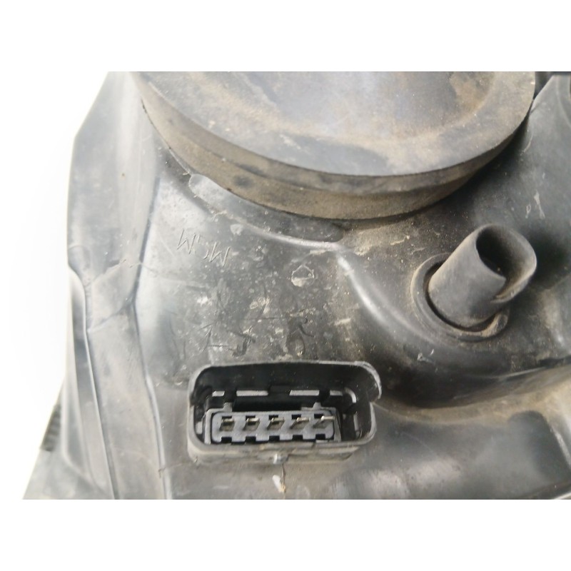 Recambio de faro derecho para renault clio ii (bb_, cb_) 1.5 dci (b/cb07) referencia OEM IAM 8200478985  