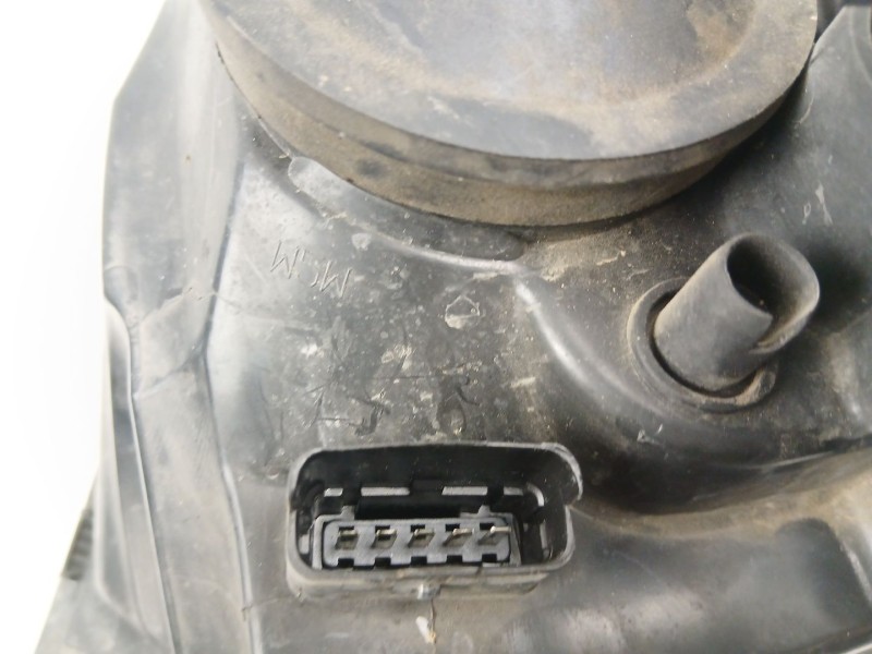 Recambio de faro derecho para renault clio ii (bb_, cb_) 1.5 dci (b/cb07) referencia OEM IAM 8200478985  