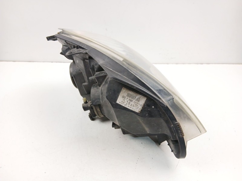 Recambio de faro izquierdo para renault clio ii (bb_, cb_) 1.5 dci (b/cb07) referencia OEM IAM 8200478984  