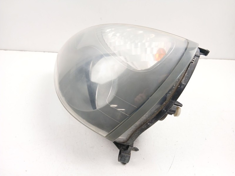 Recambio de faro izquierdo para renault clio ii (bb_, cb_) 1.5 dci (b/cb07) referencia OEM IAM 8200478984  