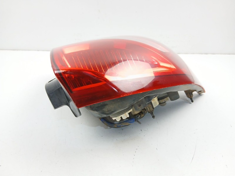 Recambio de piloto trasero izquierdo para chevrolet aveo / kalos sedán (t250, t255) 1.4 referencia OEM IAM 96650614  