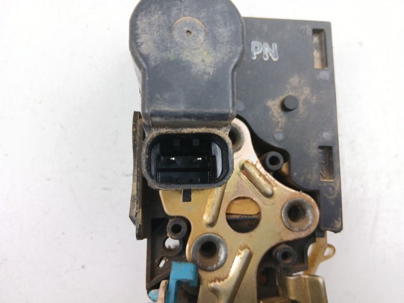 Recambio de cerradura puerta trasera izquierda para chevrolet aveo / kalos sedán (t250, t255) 1.4 referencia OEM IAM 96801709  