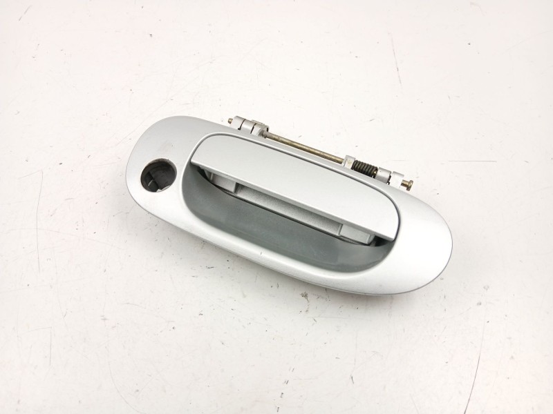 Recambio de manilla delantera derecha para mitsubishi carisma (da_) 1.8 16v gdi (da2a) referencia OEM IAM MB927764  