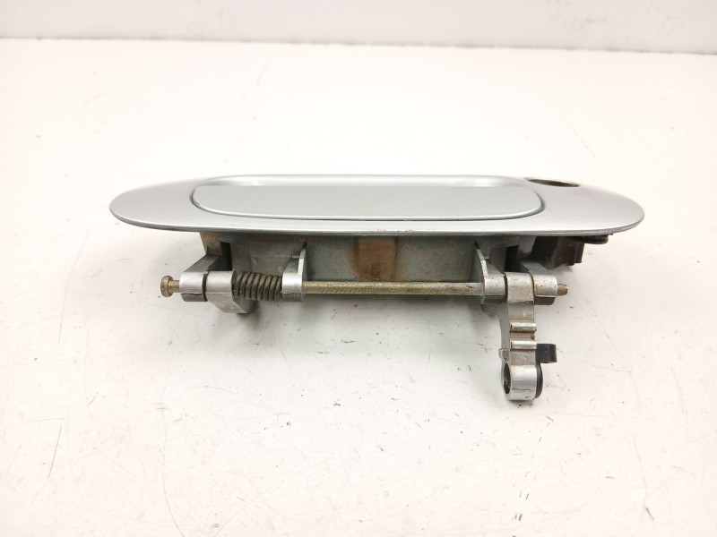 Recambio de manilla delantera derecha para mitsubishi carisma (da_) 1.8 16v gdi (da2a) referencia OEM IAM MB927764  