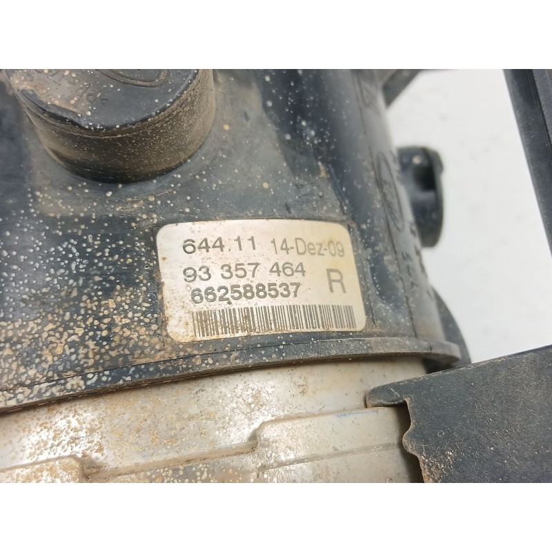 Recambio de antiniebla derecho para opel zafira / zafira family b (a05) 1.7 cdti (m75) referencia OEM IAM 93357464  