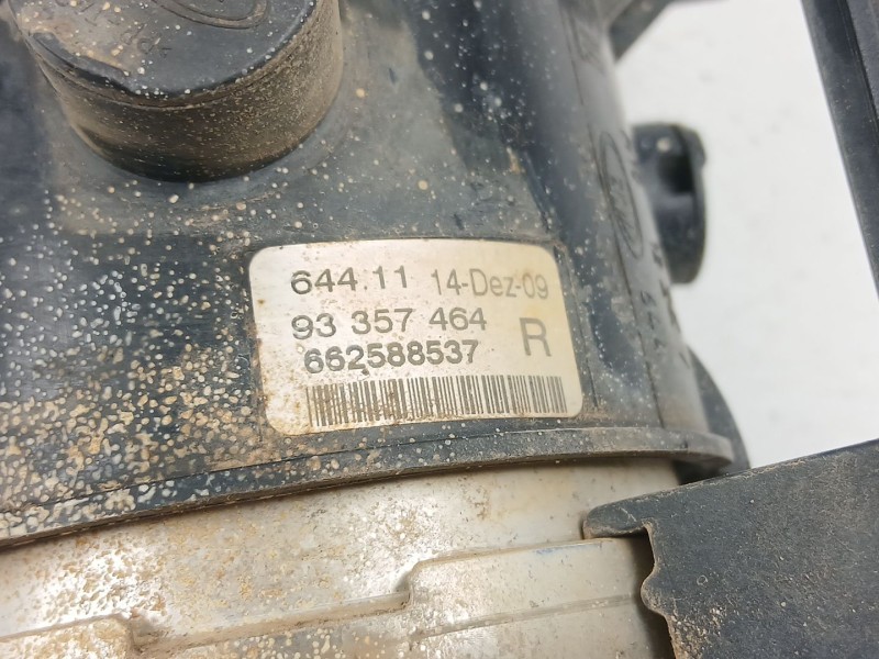 Recambio de antiniebla derecho para opel zafira / zafira family b (a05) 1.7 cdti (m75) referencia OEM IAM 93357464  