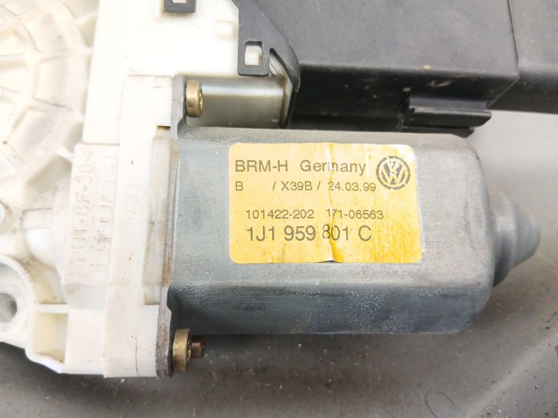 Recambio de elevalunas delantero izquierdo para volkswagen golf iv (1j1) 1.9 tdi referencia OEM IAM 1J1959801C 1J4837755E 