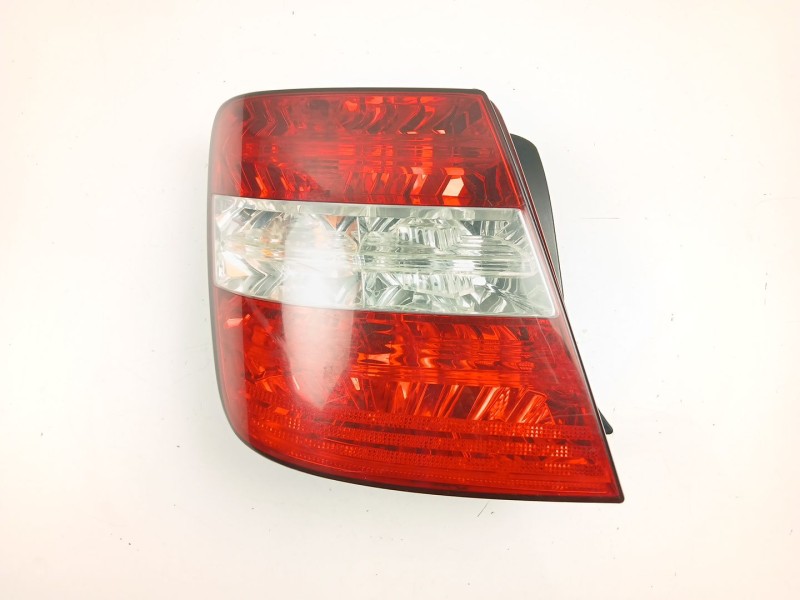 Recambio de piloto trasero izquierdo para fiat stilo (192_) 1.9 jtd (192_xe1a) referencia OEM IAM 46758988  