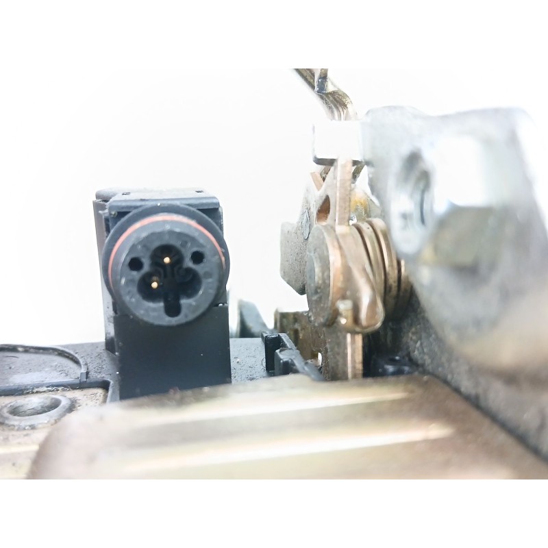 Recambio de cerradura puerta delantera derecha para mercedes-benz 124 sedán (w124) 300 d (124.130) referencia OEM IAM A124720123