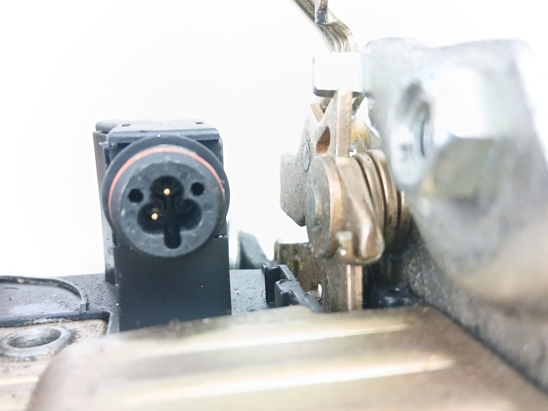 Recambio de cerradura puerta delantera derecha para mercedes-benz 124 sedán (w124) 300 d (124.130) referencia OEM IAM A124720123