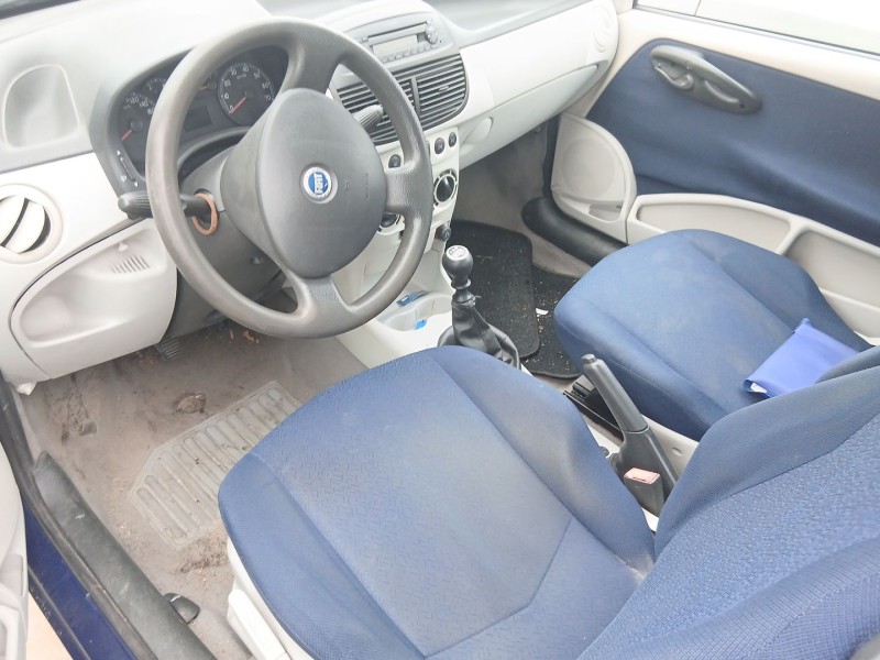 fiat punto (188_) del año 2004