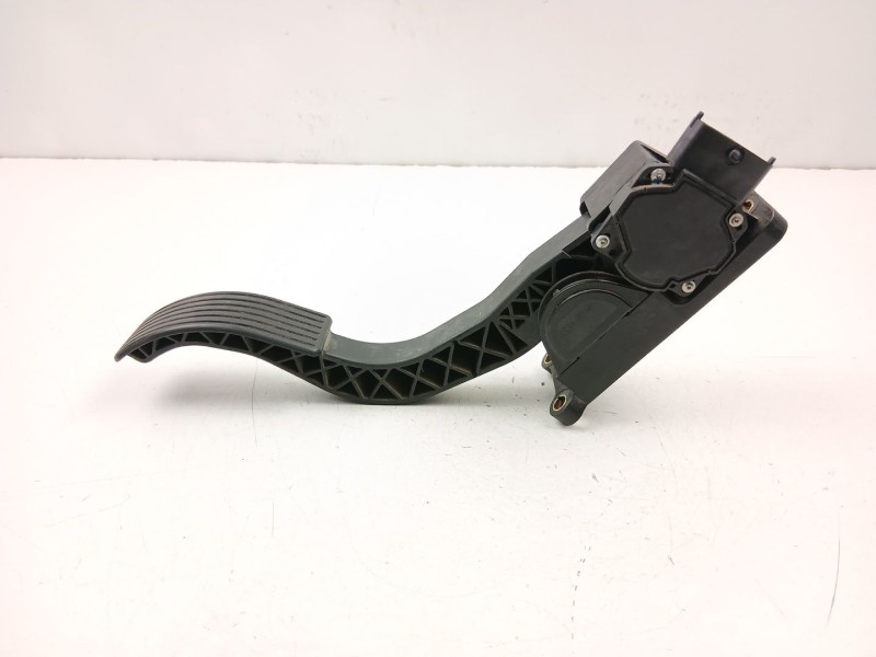 Recambio de potenciometro aceleracion para kia carnival 2.9 cdi 5p referencia OEM IAM 0K53C41600 0281002541 