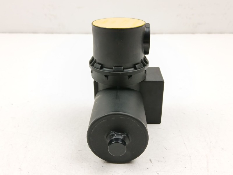 Recambio de compresor cierre centralizado para seat toledo i (1l2) 1.8 i referencia OEM IAM 1L0862257  