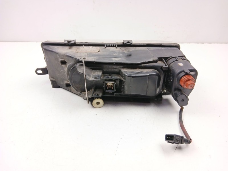 Recambio de faro derecho para seat toledo i (1l2) 1.8 i referencia OEM IAM 1L0941018E  