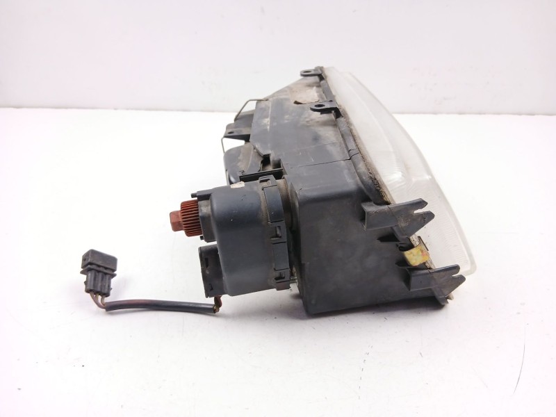 Recambio de faro derecho para seat toledo i (1l2) 1.8 i referencia OEM IAM 1L0941018E  