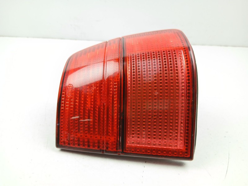 Recambio de piloto trasero derecho para seat toledo i (1l2) 1.8 i referencia OEM IAM 1L0945112E  