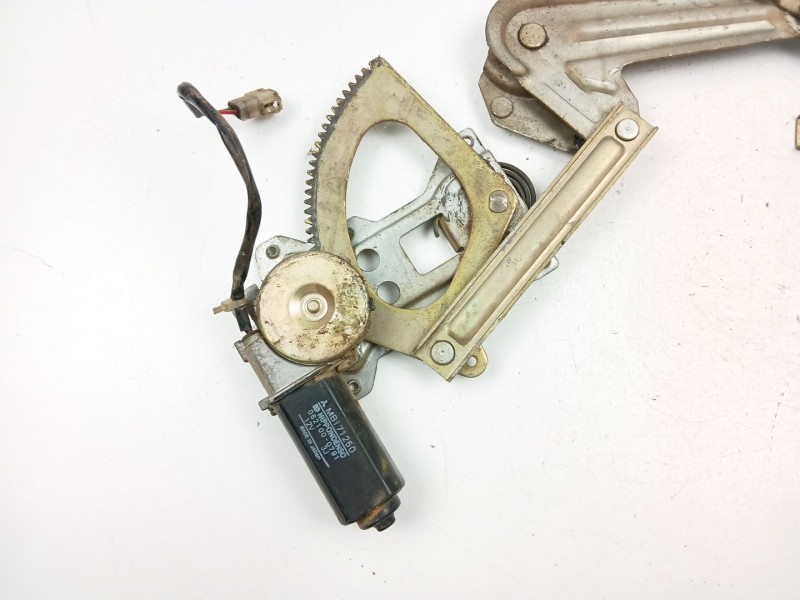 Recambio de elevalunas delantero derecho para mitsubishi montero 2.5 d /4d56 referencia OEM IAM MB171250  