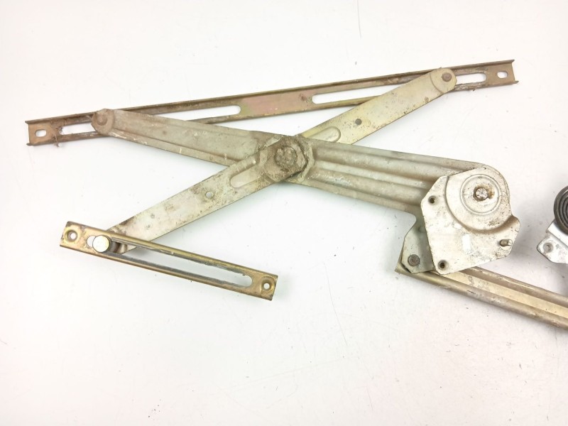 Recambio de elevalunas delantero derecho para mitsubishi montero 2.5 d /4d56 referencia OEM IAM MB171250  