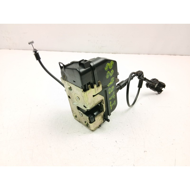 Recambio de cerradura puerta trasera izquierda para renault laguna ii (bg0/1_) 1.9 dci referencia OEM IAM 8200000657  